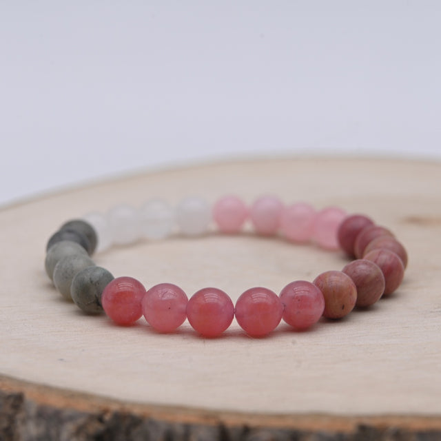 Bracelet Alchimie Amour de Soi et Acceptation en pierres naturelles de 8 mm, composé de Labradorite grise, Pierre de Lune blanche, Rhodonite rose, Quartz Rose et Quartz Fraise.
