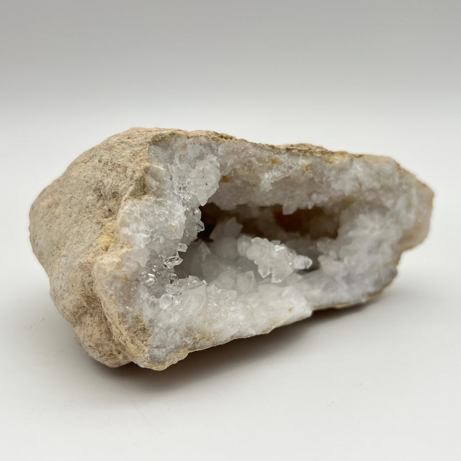 Géode de Quartz - Taille M - 428g - GQM926 - AAA+