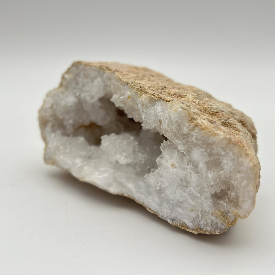 Géode de Quartz - Taille M - 428g - GQM926 - AAA+