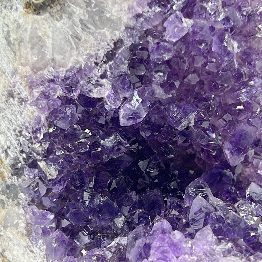 Géode d'Améthyste - Taille M - 683g - GAM988 - AAA+