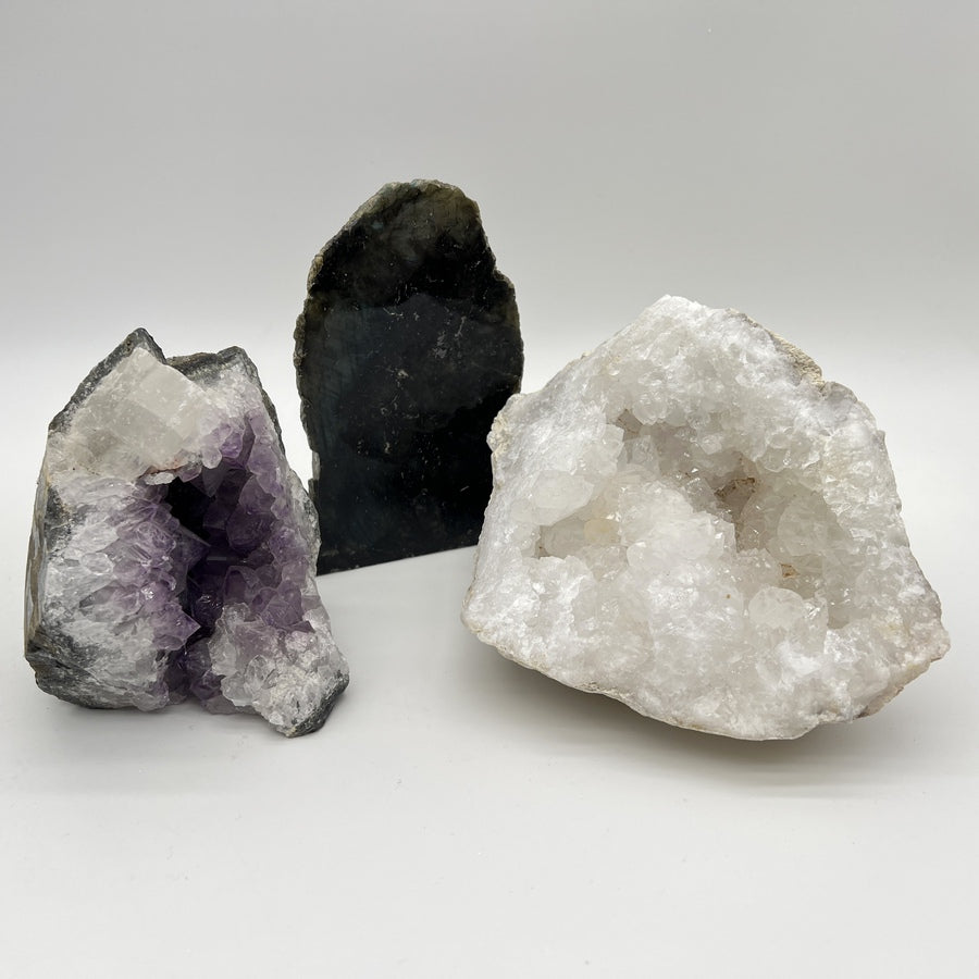 Lot de Minéraux - Géode d'Améthyste + Géode de Quartz + Labradorite Brute - LOT7