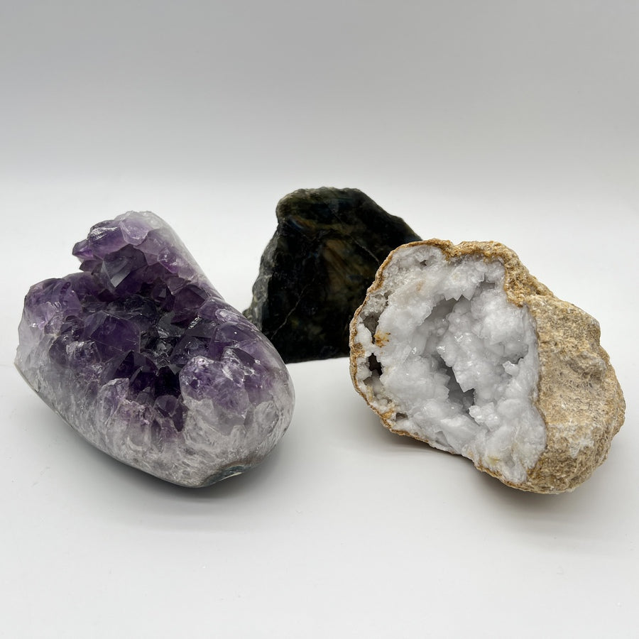 Lot de Minéraux - Géode d'Améthyste + Géode de Quartz + Labradorite Brute - LOT8