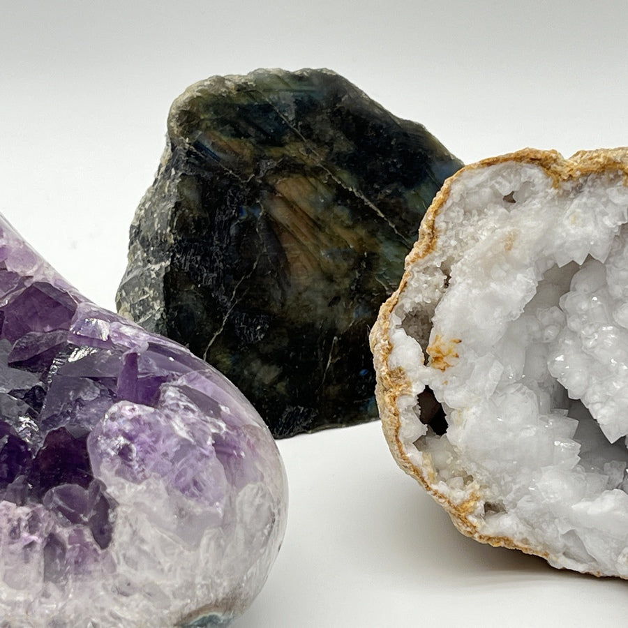 Lot de Minéraux - Géode d'Améthyste + Géode de Quartz + Labradorite Brute - LOT8