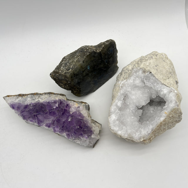 Lot de Minéraux - Géode d'Améthyste + Géode de Quartz + Labradorite Brute - LOT9