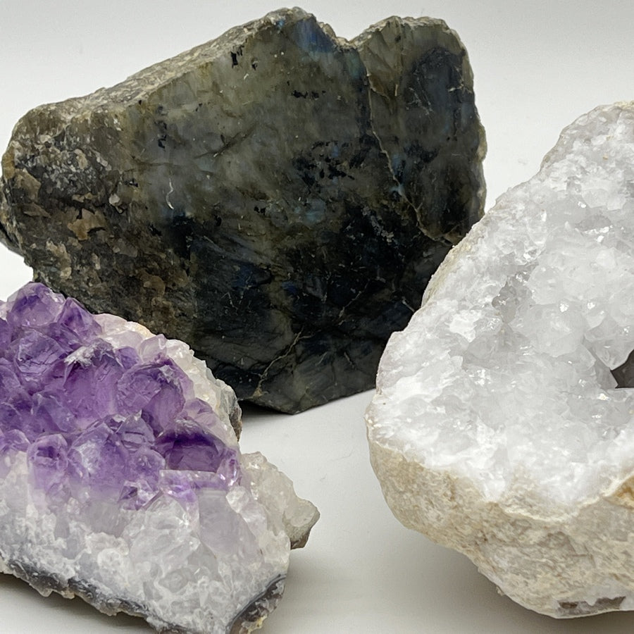 Lot de Minéraux - Géode d'Améthyste + Géode de Quartz + Labradorite Brute - LOT9