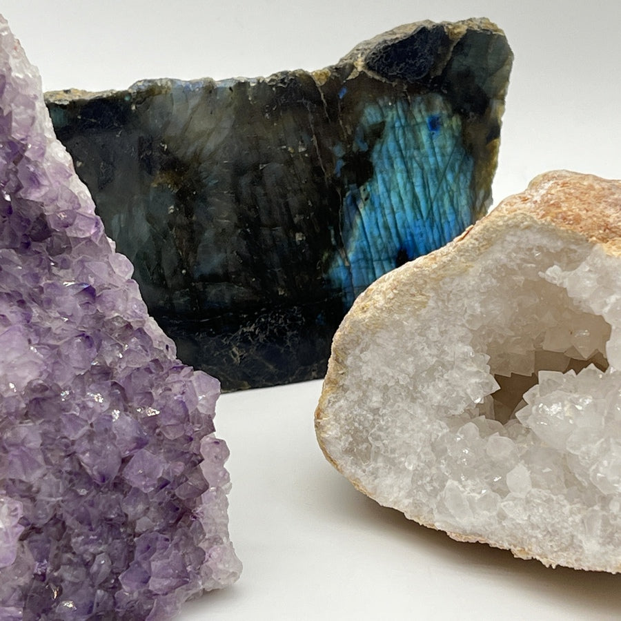 Lot de Minéraux - Géode d'Améthyste + Géode de Quartz + Labradorite Brute - LOT10