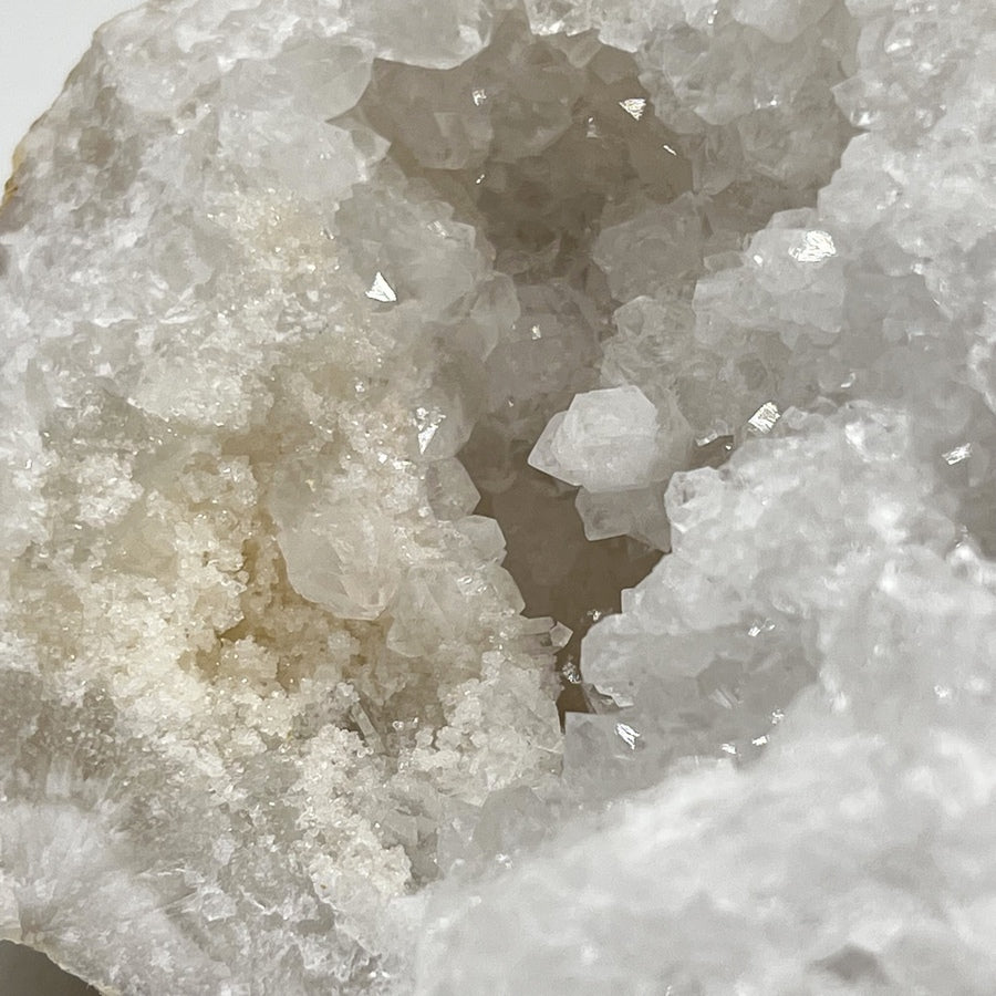 Géode de Quartz - Taille S - 328g - GQS393 - AAA+