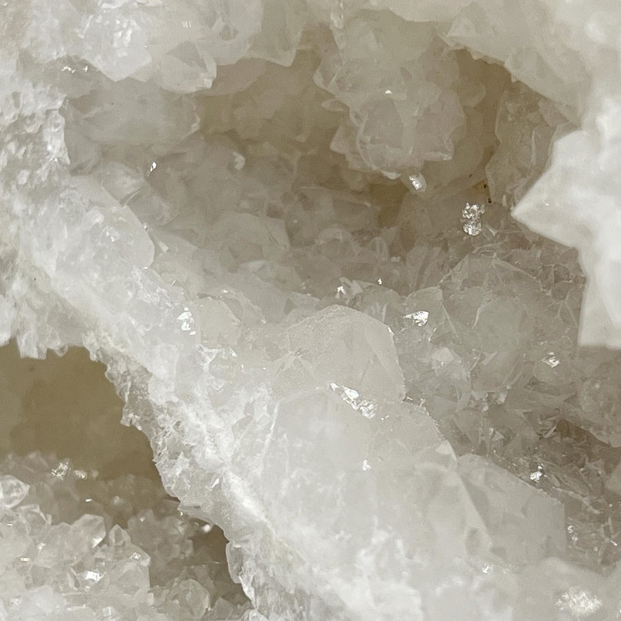 Géode de Quartz - Taille S - 455g - GQS401 - AAA+