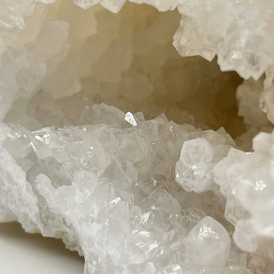 Géode de Quartz - Taille S - 546g - GQS407 - AAA+