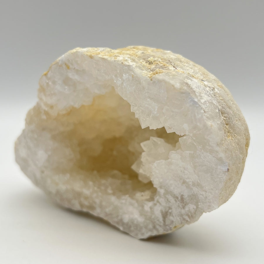 Géode de Quartz - Taille M - 587g - GQM903 - AAA+