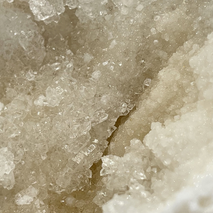 Géode de Quartz - Taille M - 642g - GQM915 - AAA+