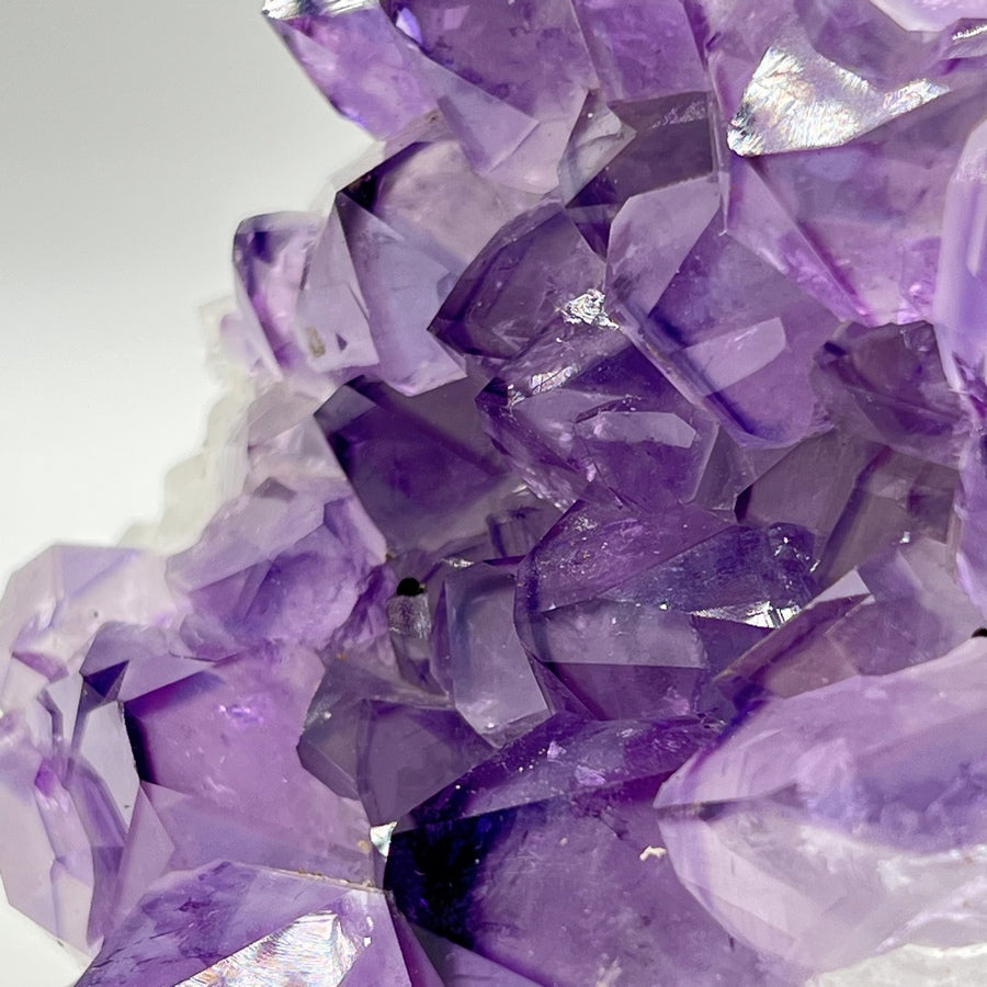 Géode d'Améthyste - Taille L - 1,21kg - GAL877 - AAA+