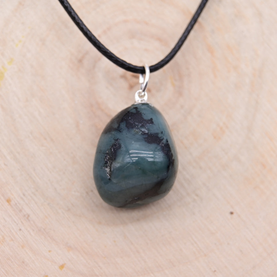 Pendentif Roulé Emeraude "Régénération"