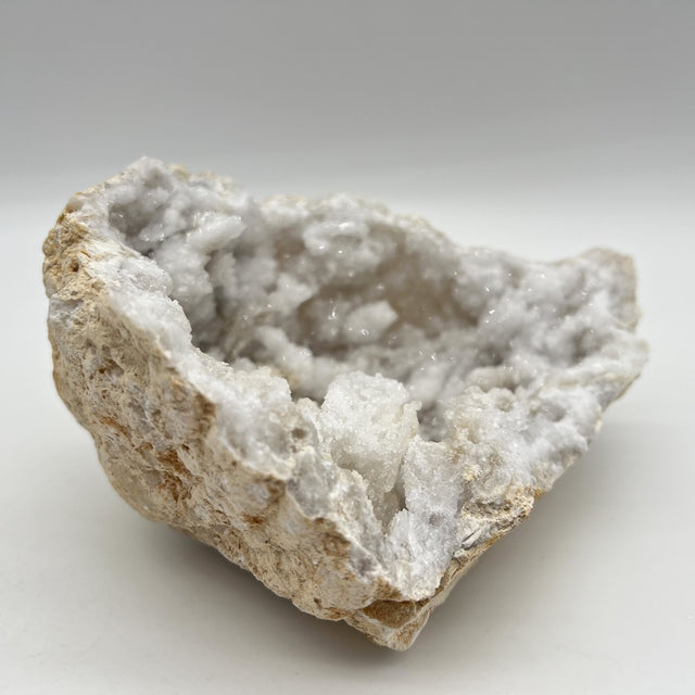 Géode de Quartz - Taille L - 993g - GQL623 - AAA+