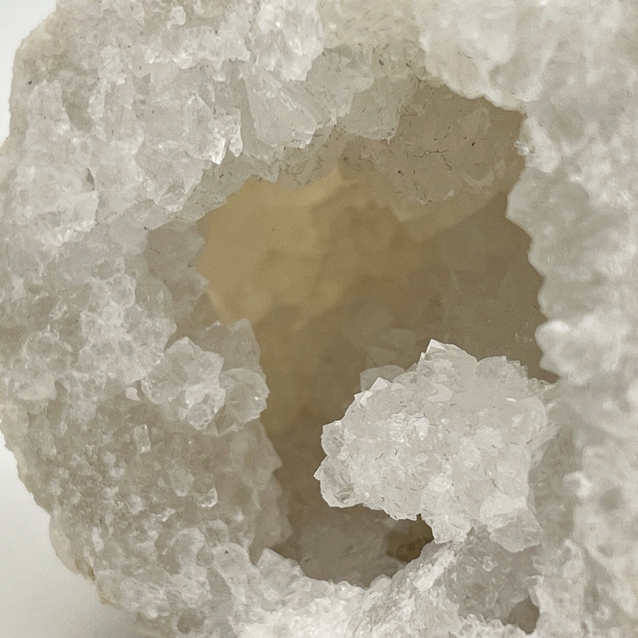 Géode de Quartz - Taille M - 552g - GQM917 - AAA+