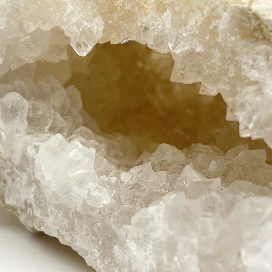 Géode de Quartz - Taille M - 418g - GQM919 - AAA+