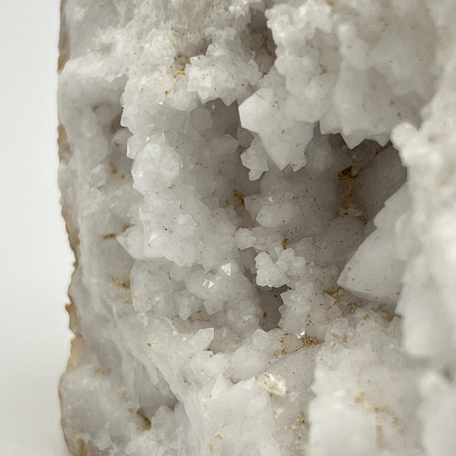 Géode de Quartz - Taille M - 340g - GQM920 - AAA+