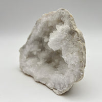 Géode de Quartz - Taille M - 427g - GQM922 - AAA+