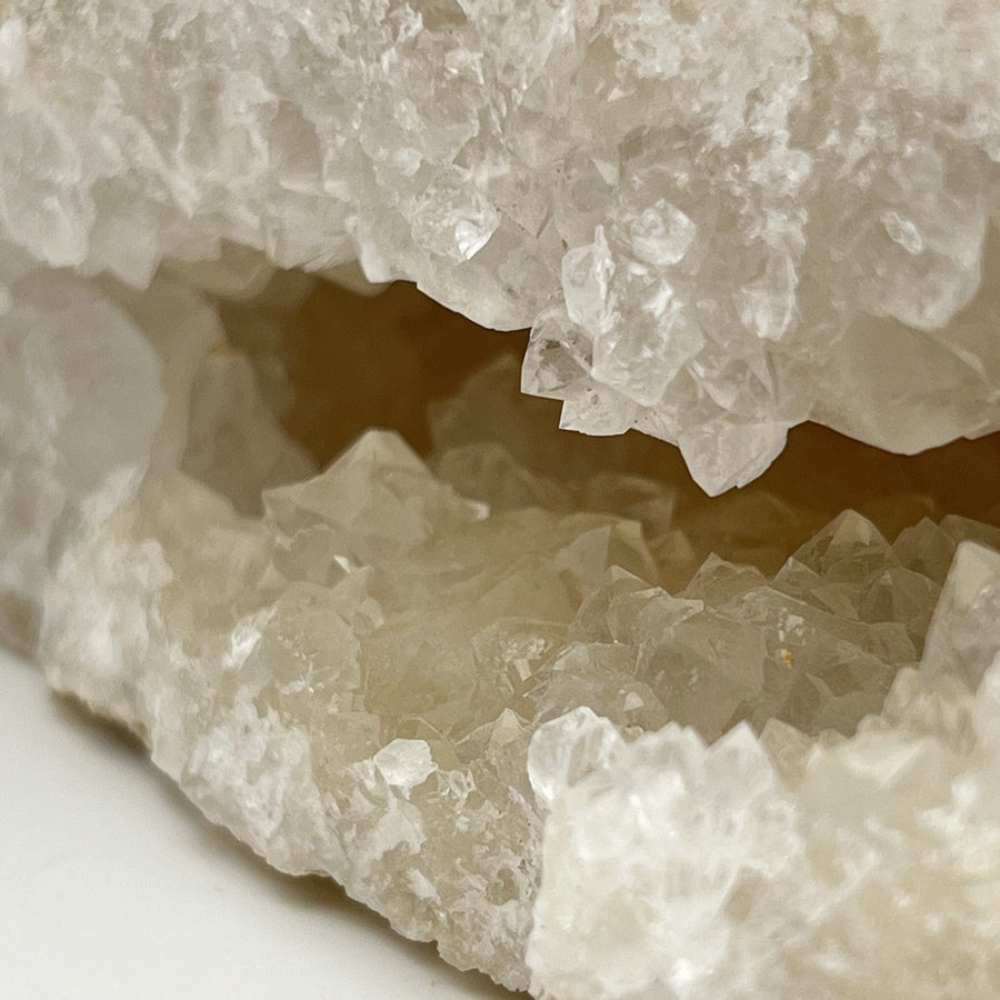 Géode de Quartz - Taille M - 590g - GQM925 - AAA+