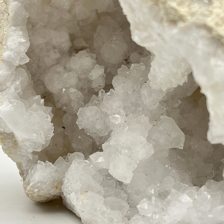 Géode de Quartz - Taille M - 696g - GQM927 - AAA+
