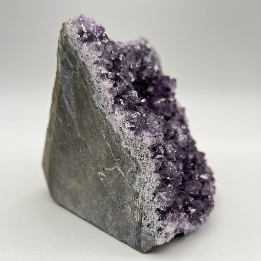 Géode d'Améthyste - Taille M - 1,07kg - GAM999 - AAA+