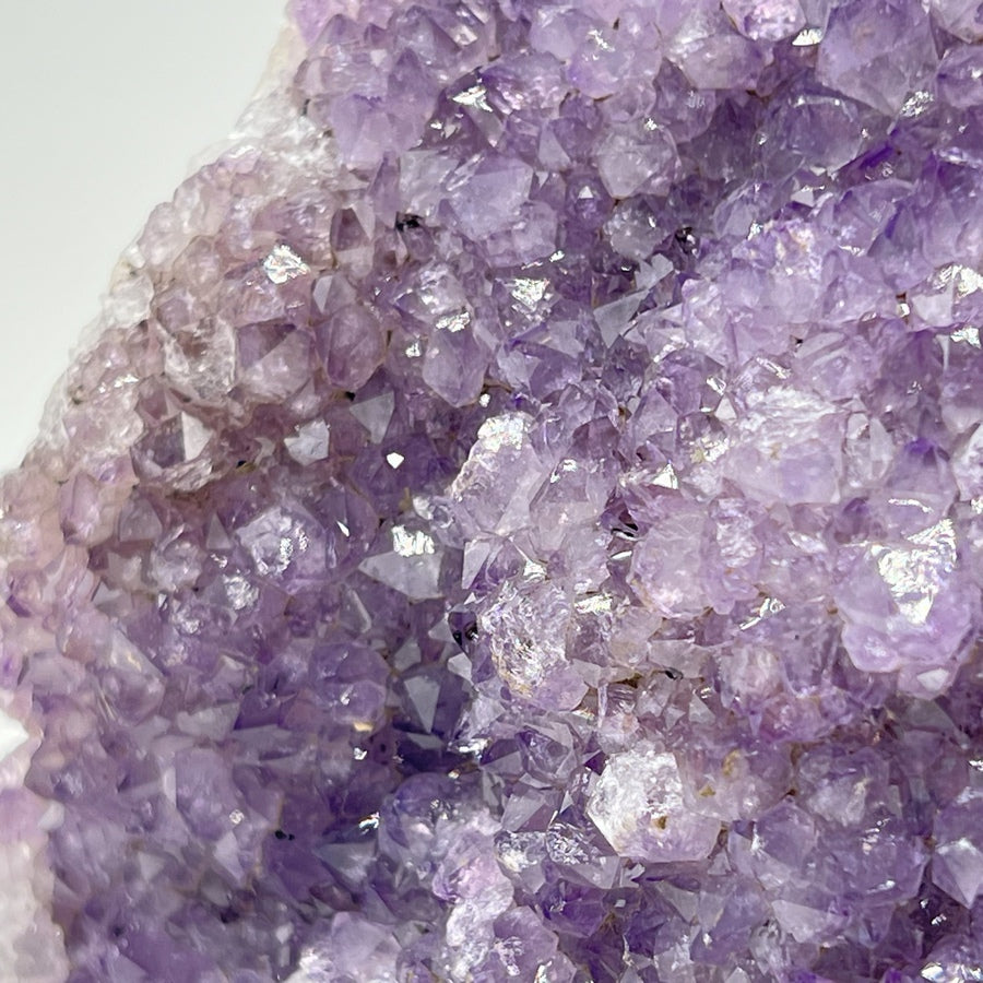 Géode d'Améthyste - Taille M - 1,07kg - GAM1003 - AAA+