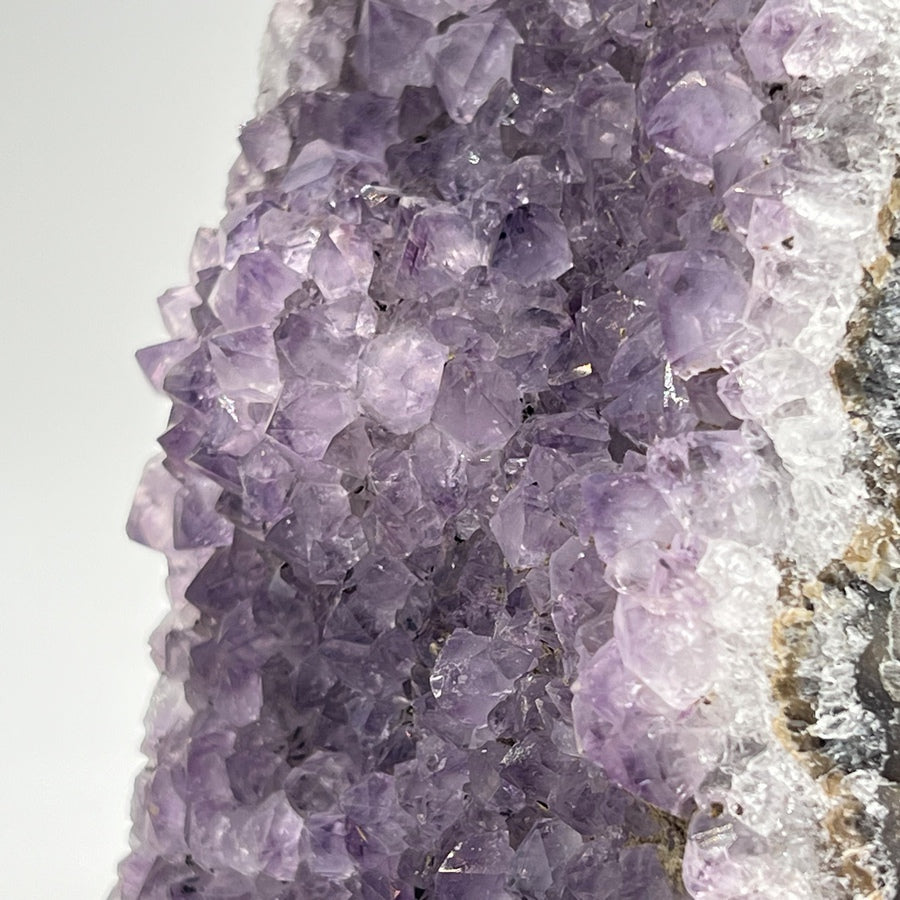 Géode d'Améthyste - Taille L - 1,33kg - GAL881 - AAA+