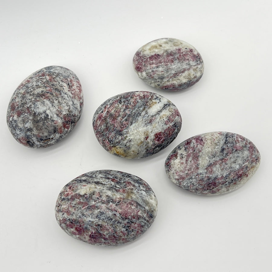 Galet en Tourmaline Rose sur Quartz - Déstockage