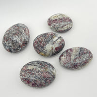 Galet en Tourmaline Rose sur Quartz - Déstockage