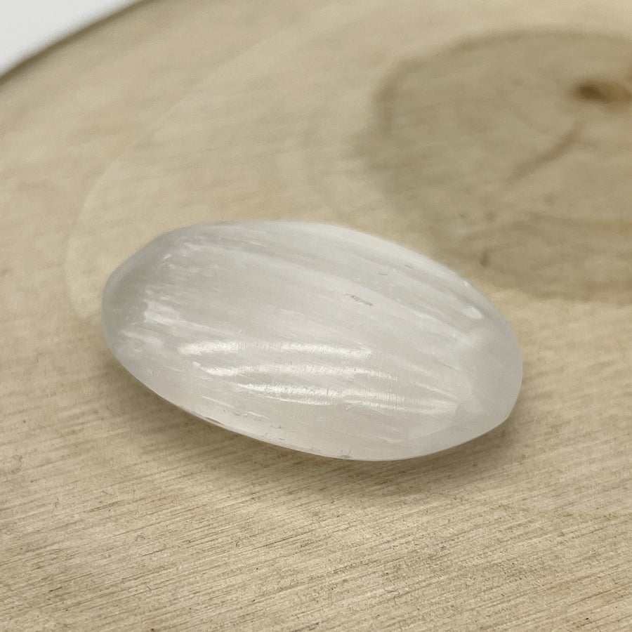 Petit Galet en Sélénite "Purification et Harmonie" - Déstockage