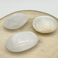 Galet en Sélénite "Purification et Harmonie" - Déstockage