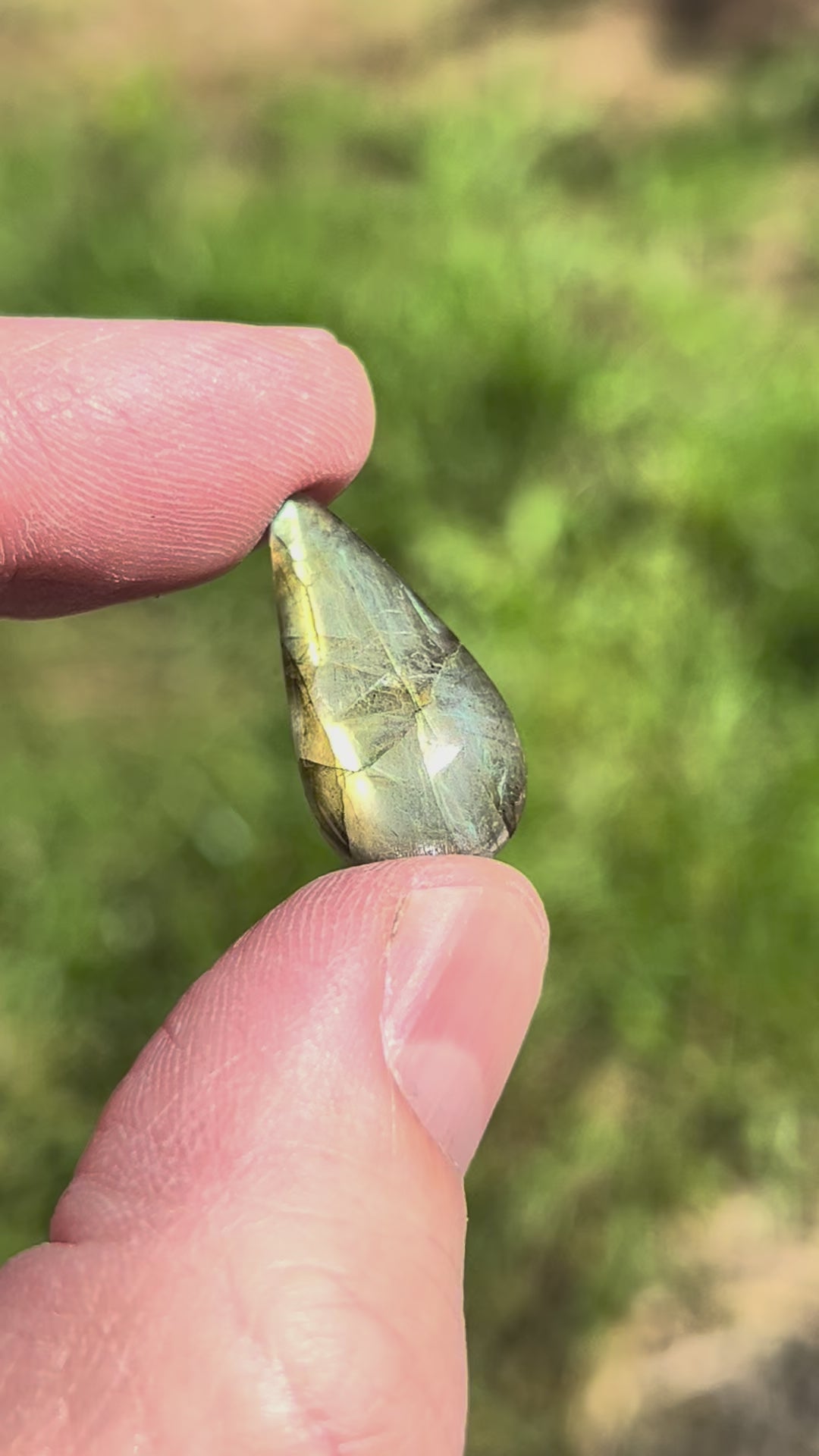 Cabochon en Labradorite - CLABXTRA056